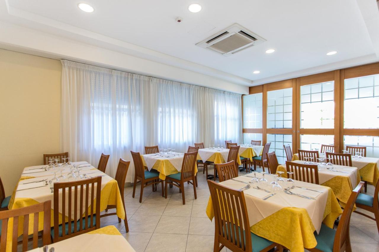 רימיני Hotel Savana מראה חיצוני תמונה