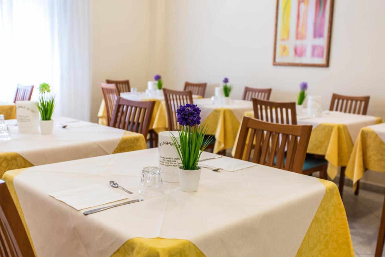 רימיני Hotel Savana מראה חיצוני תמונה