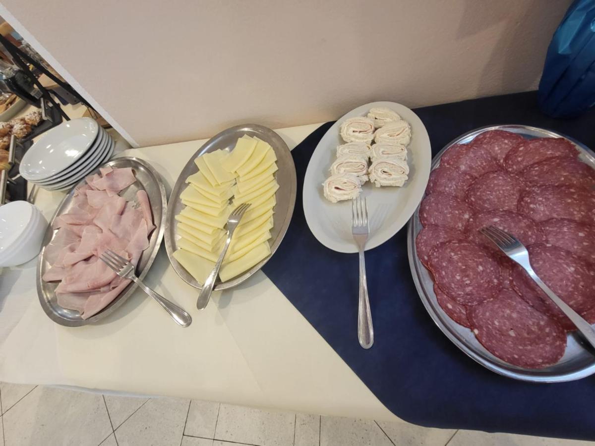 רימיני Hotel Savana מראה חיצוני תמונה